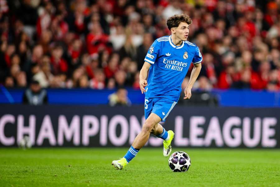 WATCH: Pitarch and family share emotional moment after winning Real Madrid debut