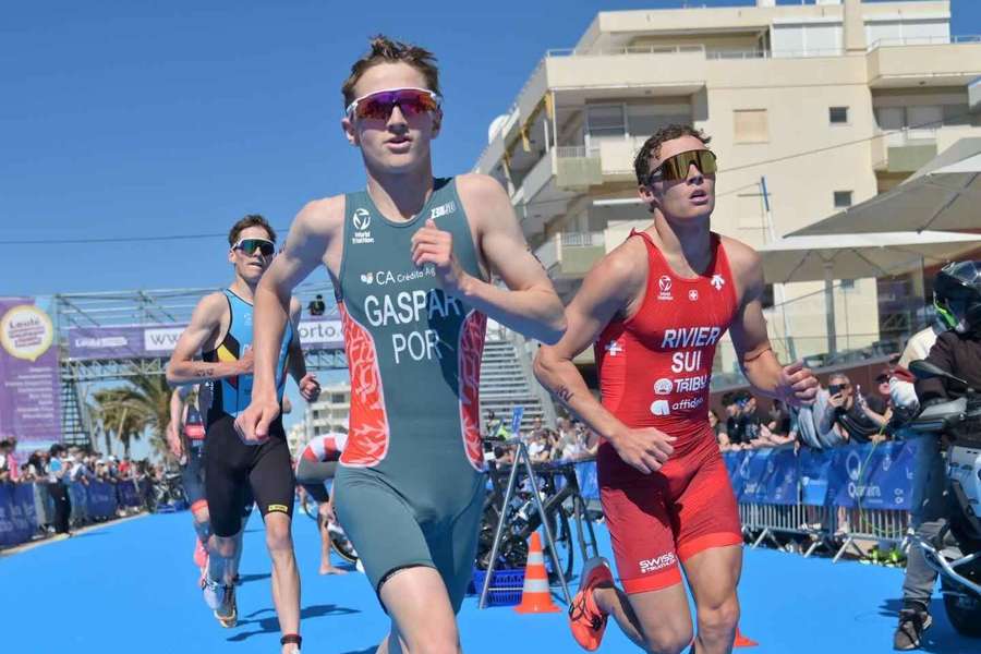 A prova foi disputada em 350 metros de natação, 7,4 quilómetros de ciclismo e 2,1 de corrida. A prova foi disputada em 350 metros de natação, 7,4 quilómetros de ciclismo e 2,1 de corrida.
