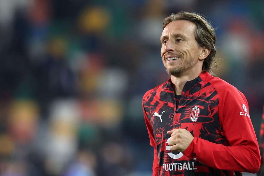 Hvězdný záložník Luka Modrič poslední roky tráví u AC Milán Hvězdný záložník Luka Modrič poslední roky tráví u AC Milán