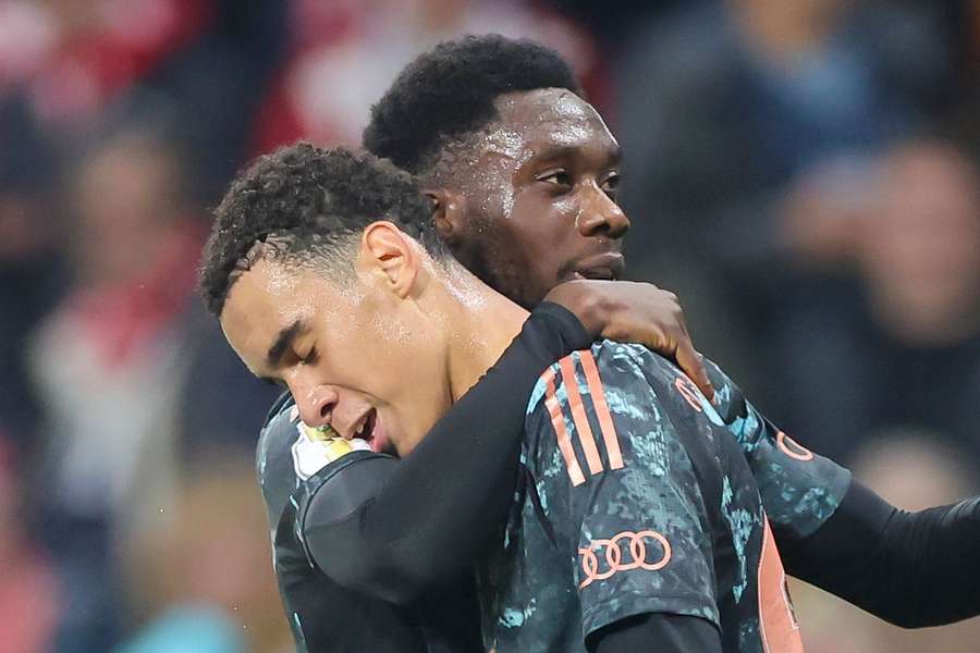 Jamal Musiala festeja o golo do Bayern