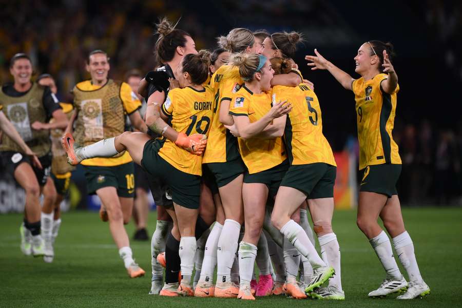Austrália jogará com força da torcida contra a Inglaterra nas semifinais