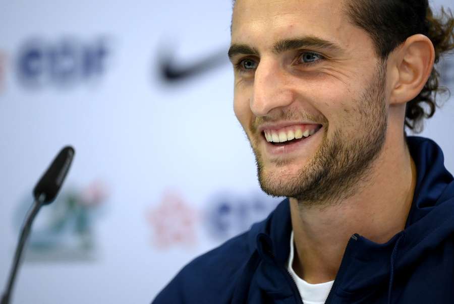 Rabiot abordou ainda as semelhanças do plantel francês e inglês Rabiot abordou ainda as semelhanças do plantel francês e inglês