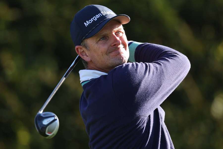 Rose takes a shot on his final winning round at Pebble Beach