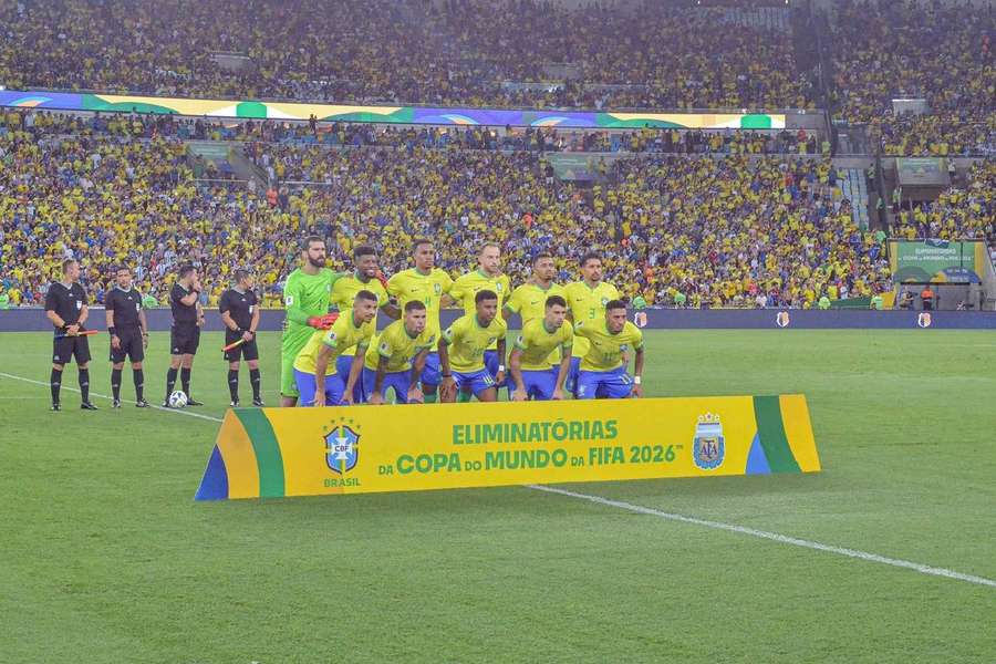 Seleção do Brasil antes do jogo com a Argentina