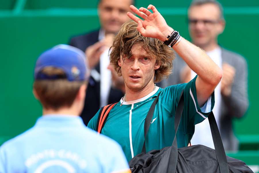 Rublev leaves the court dejected