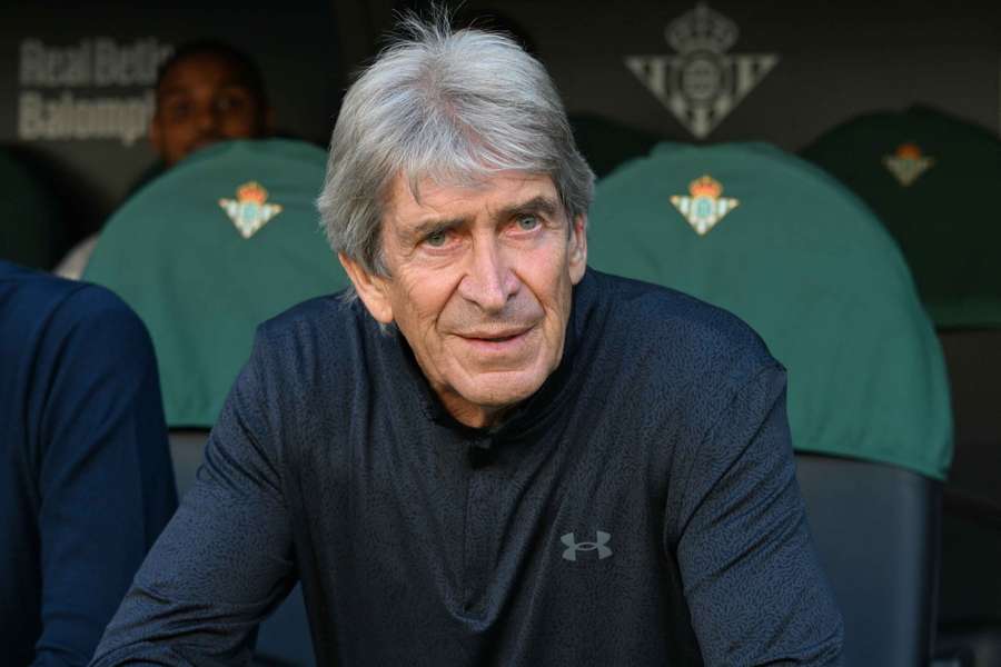 Pellegrini, en el banquillo del Betis