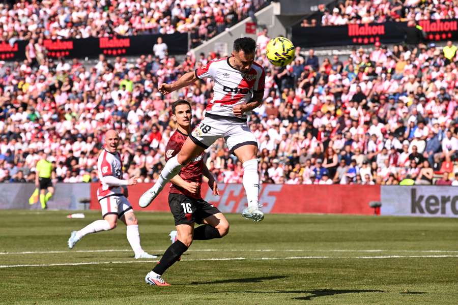 Álvaro García (Rayo) e Iñigo Ruíz de Galarreta (Athletic) Álvaro García (Rayo) e Iñigo Ruíz de Galarreta (Athletic)