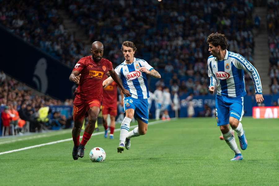 Foulquier ante Carlos Romero y Cabrera, en el Espanyol-Valencia de la ida