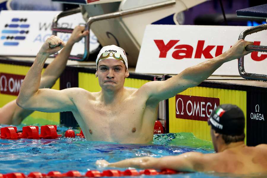 Léon Marchand après sa victoire ce vendredi.