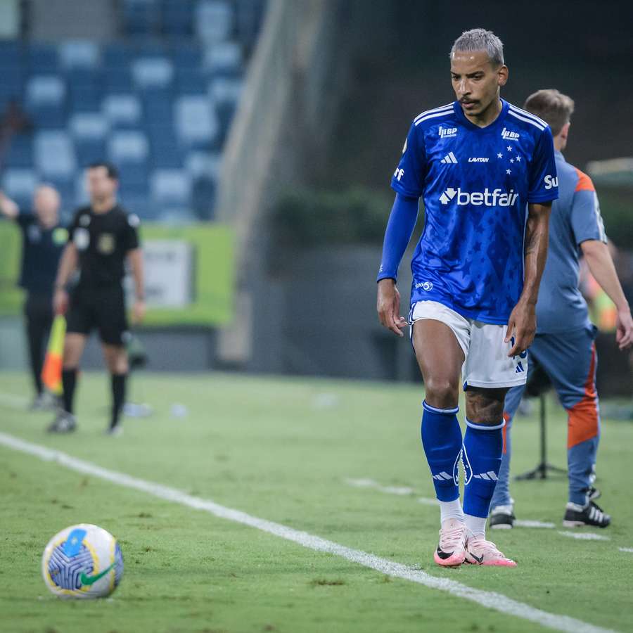 Cruzeiro melhorou com entradas de Barreal e Matheus Pereira