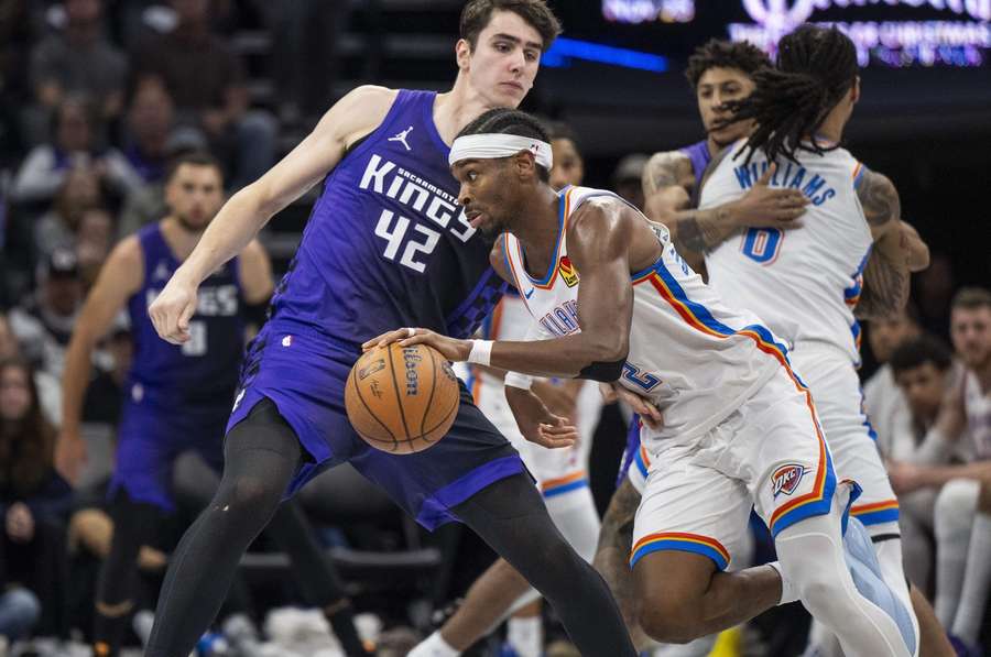 Mistrzowie z Oklahomy nie przestają wygrywać. Dziś pokonali u siebie Sacramento Kings Mistrzowie z Oklahomy nie przestają wygrywać. Dziś pokonali u siebie Sacramento Kings