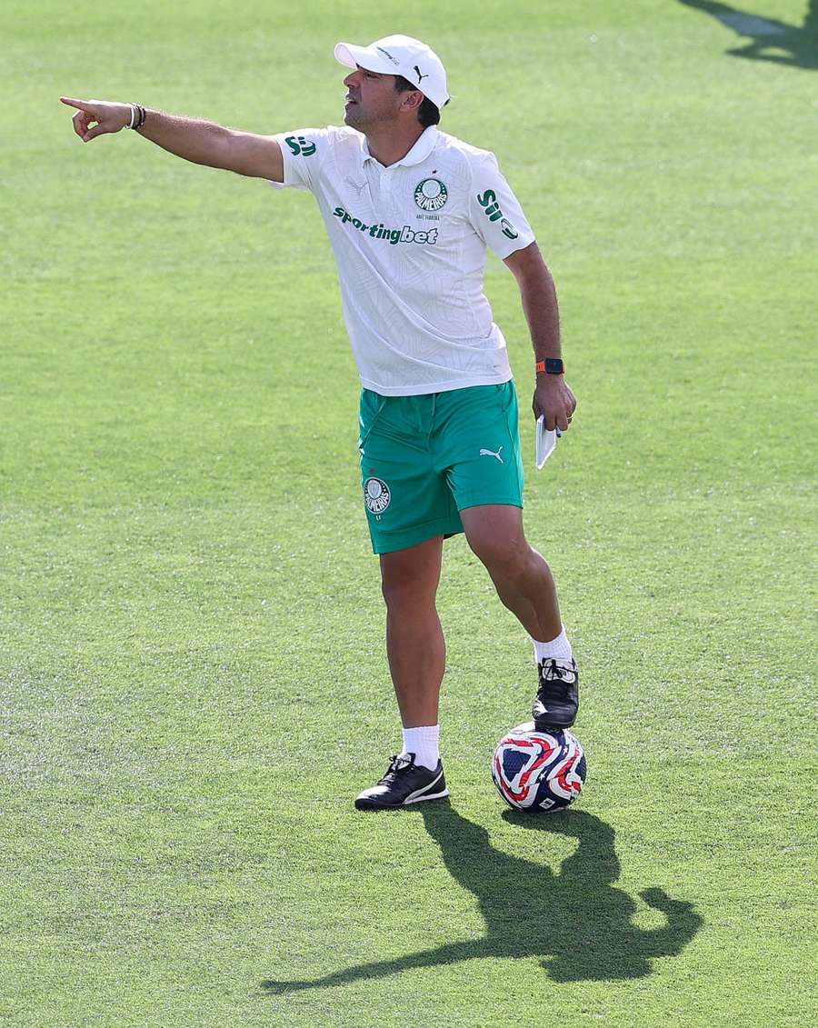 Abel Ferreira durante treino do Palmeiras na Carolina do Norte Abel Ferreira durante treino do Palmeiras na Carolina do Norte