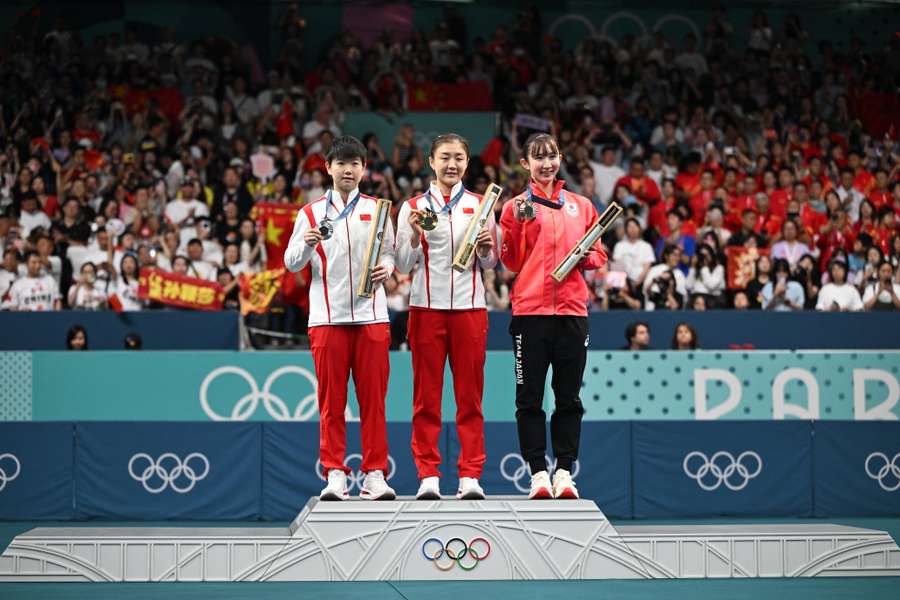 O pódio do ténis de mesa feminino