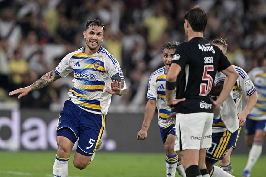 Paredes celebra su gol