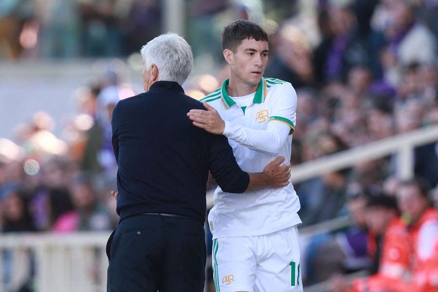 Gasperini e Soulé durante il match contro la Fiorentina