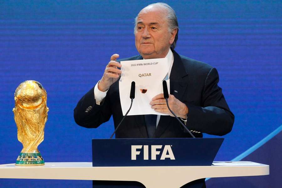 Às vésperas da Copa, Blatter admite que escolha do Catar foi um “erro”