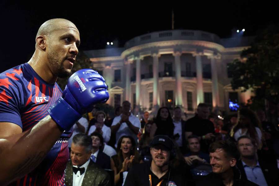 Ciryl Gane est officiellement le premier Français champion à l'UFC Ciryl Gane est officiellement le premier Français champion à l'UFC