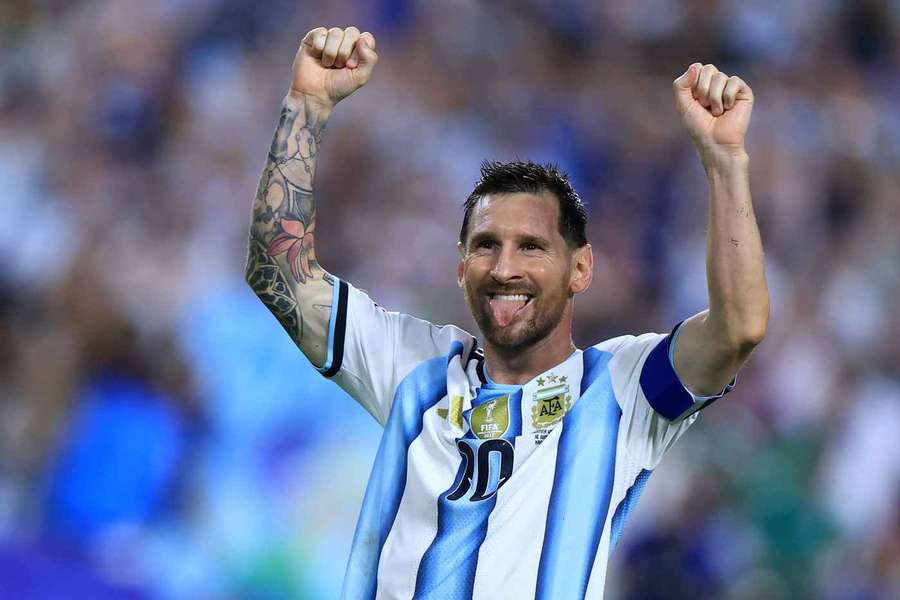 Miroslav Klose congratulates Lionel Messi for breaking World Cup scoring record Miroslav Klose congratulates Lionel Messi for breaking World Cup scoring record