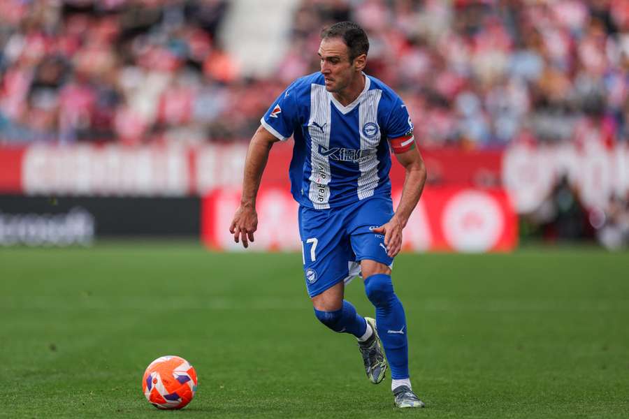 Kike García troca o Alavés pelo Espanhol