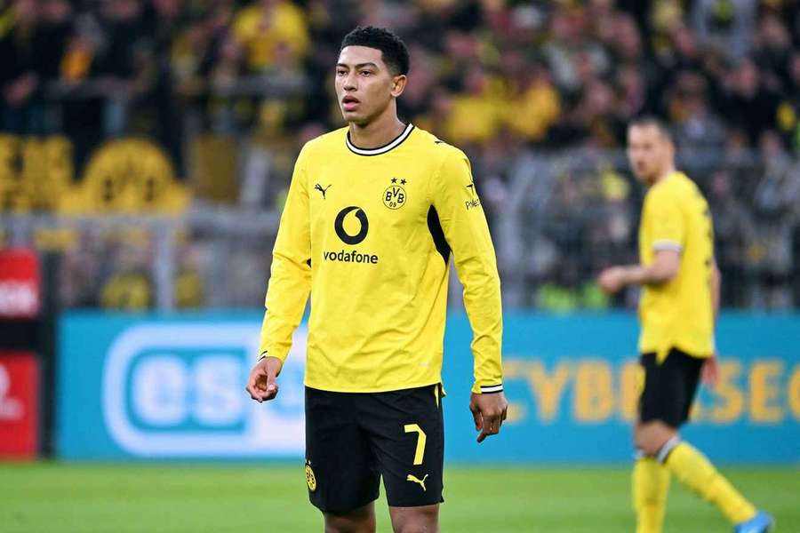 Jobe Bellingham em ação pelo Dortmund