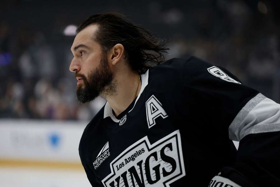 Doughty bude kapitánem v Los Angeles. Doughty bude kapitánem v Los Angeles.