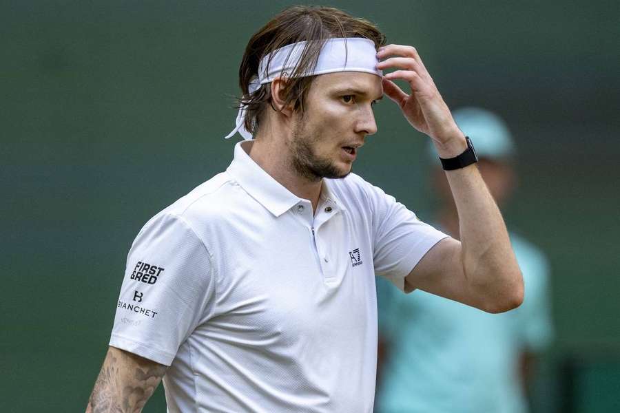 Bublik nečakane neprešiel cez prvú wimbledonskú prekážku.