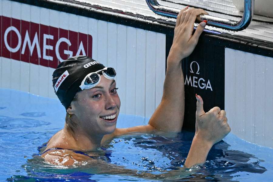 Gretchen Walsh, heureuse de sa victoire.