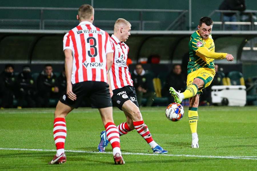 Daryl van Mieghem maakte de 1-0 al vroeg in de wedstrijd