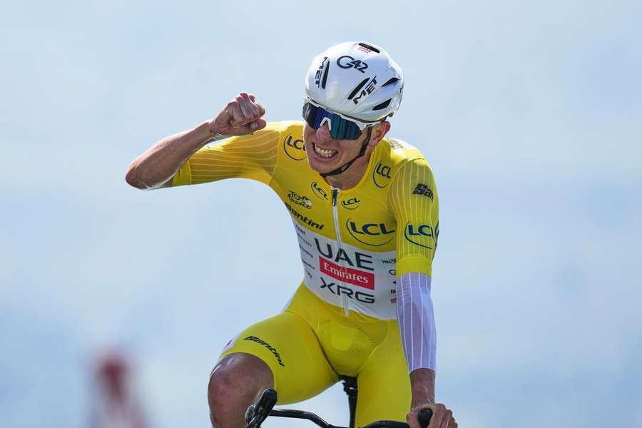 Pogačar slaví další triumf na Tour.