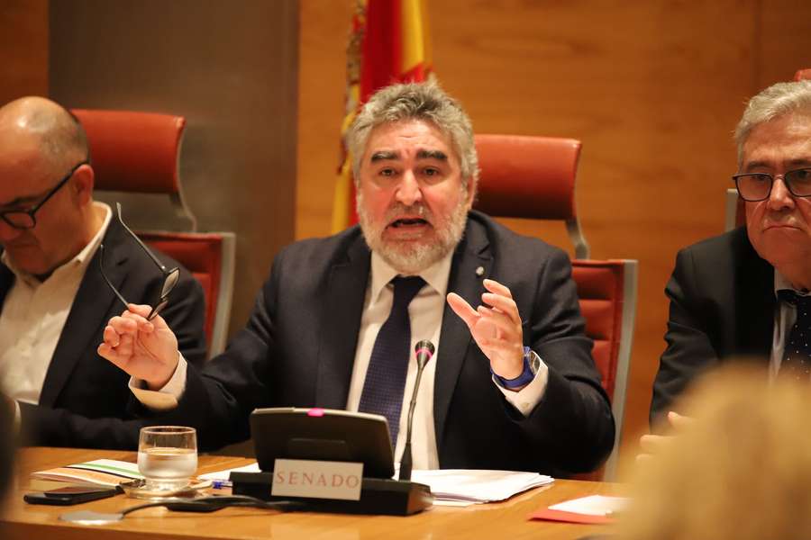 Rodríguez Uribes en el Senado.