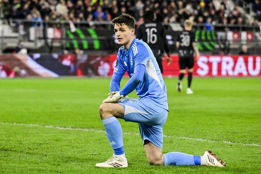 Brankář Sparty Jakub Surovčík po prohře v Alkmaaru kritizoval svůj tým.