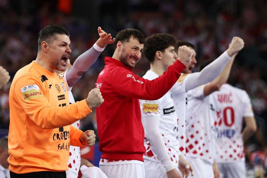 Domagoj Duvnjaks (m.) Kroaten fordern im Halbfinale Frankreich