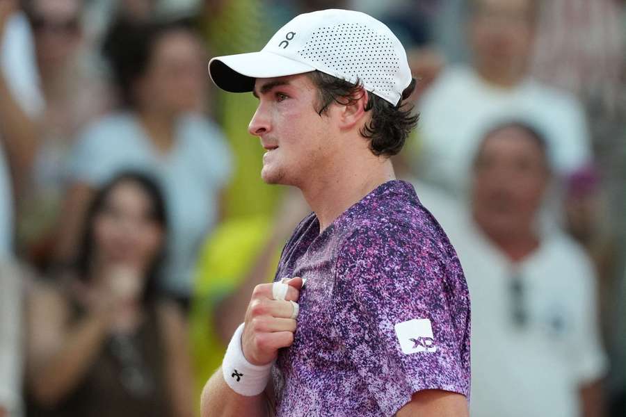 João Fonseca passou por Prizmiz em 5 sets na 2ª fase de Roland Garros