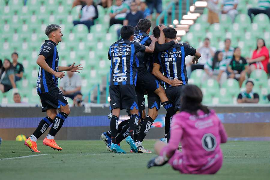 El Querétaro gana al Santos Laguna.