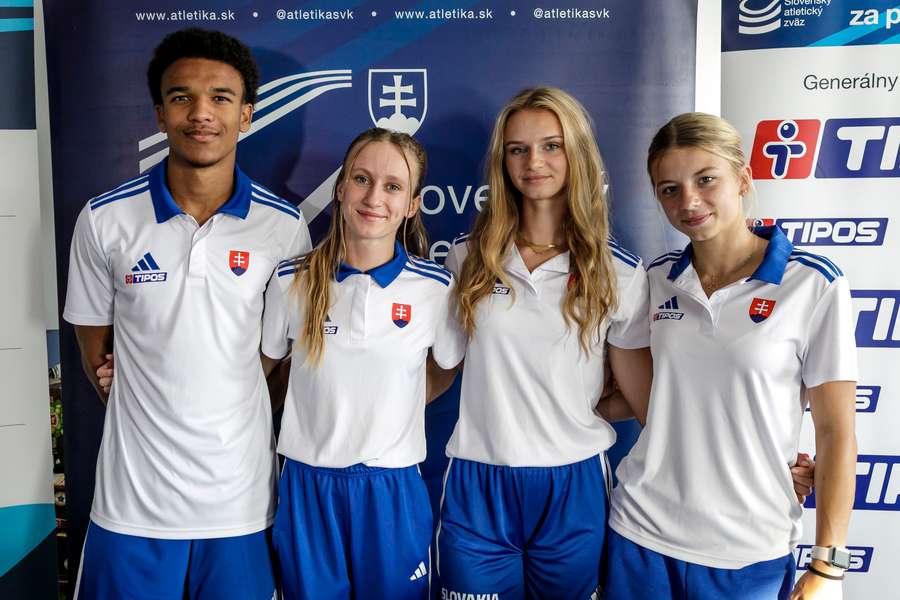 Richard Machata, Lenka Gymerská, Dominika Švaňová a Laura Frličková. Richard Machata, Lenka Gymerská, Dominika Švaňová a Laura Frličková.
