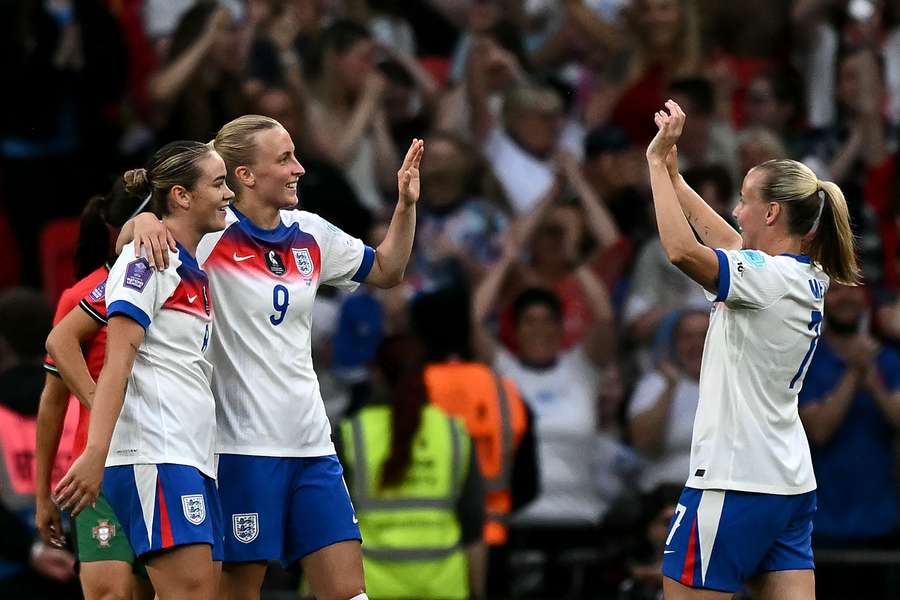 England hit six in Women's Nations League against Portugal
