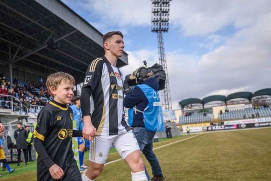 Dynamo opouští zkušený univerzál Pavel Osmančík. Dynamo opouští zkušený univerzál Pavel Osmančík.