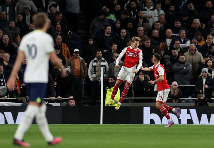 Odegaard scores Arsenal's second of the game