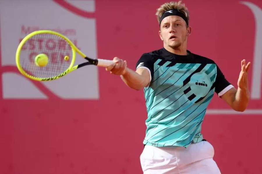 Davidovich Fokina vai medir forças com Marco Cecchinato nos quartos de final