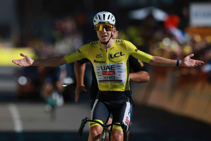 Tadej Pogačar ovládl 19. etapu Tour de France. Tadej Pogačar ovládl 19. etapu Tour de France.