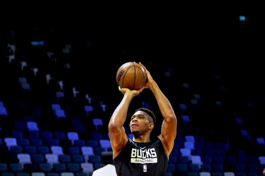 Antetokounmpo blijft maar doorgaan en leidt Bucks met 50 punten naar winst