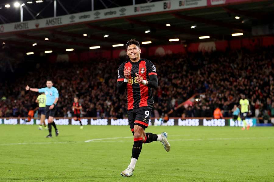 Evanilson estreou-se a marcar ao serviço do Bournemouth