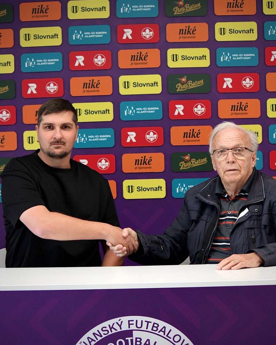 Pavol Gregora povedie Komárno. Pavol Gregora povedie Komárno.