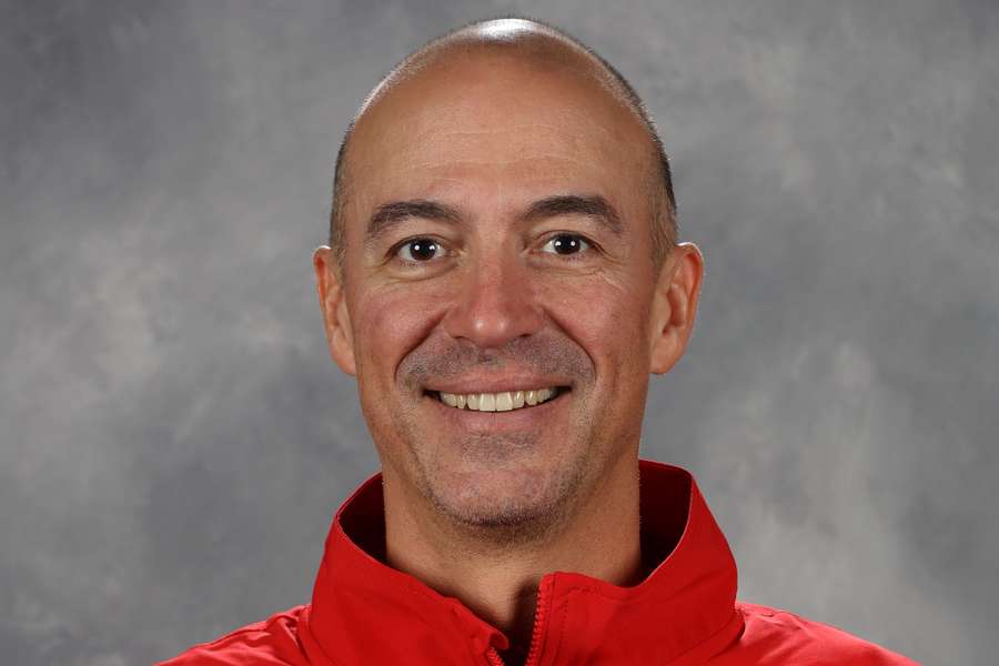 Ryan Huska byl v Calgary pět let asistentem, teď povýšil do funkce hlavního trenéra.