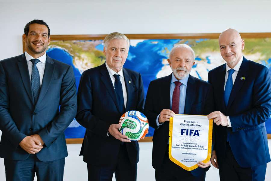 Os presidentes do Brasil, da FIFA e da CBF se encontraram em Brasília Os presidentes do Brasil, da FIFA e da CBF se encontraram em Brasília
