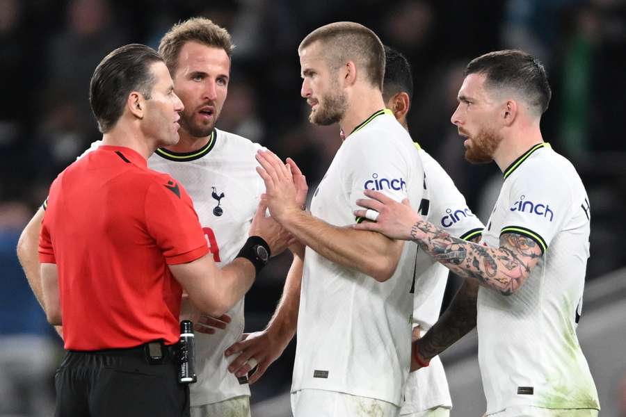 Scheidsrechter Danny Makkelie heeft dinsdag de leiding over de return tussen Chelsea en Borussia Dortmund in de de Champions League.