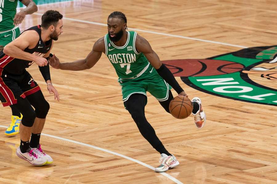 Jaylen Brown tegen de Miami Heat in de beslissende wedstrijd van de Eastern Conference-finale