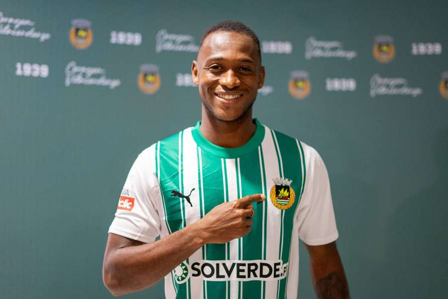 Oficial: Umaro Embaló emprestado ao Rio Ave até final da época