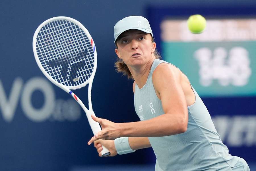 Tenis Flash: Hurkacz przegrał z Paulem, Świątek zaczyna turniej w Cincinnati Tenis Flash: Hurkacz przegrał z Paulem, Świątek zaczyna turniej w Cincinnati