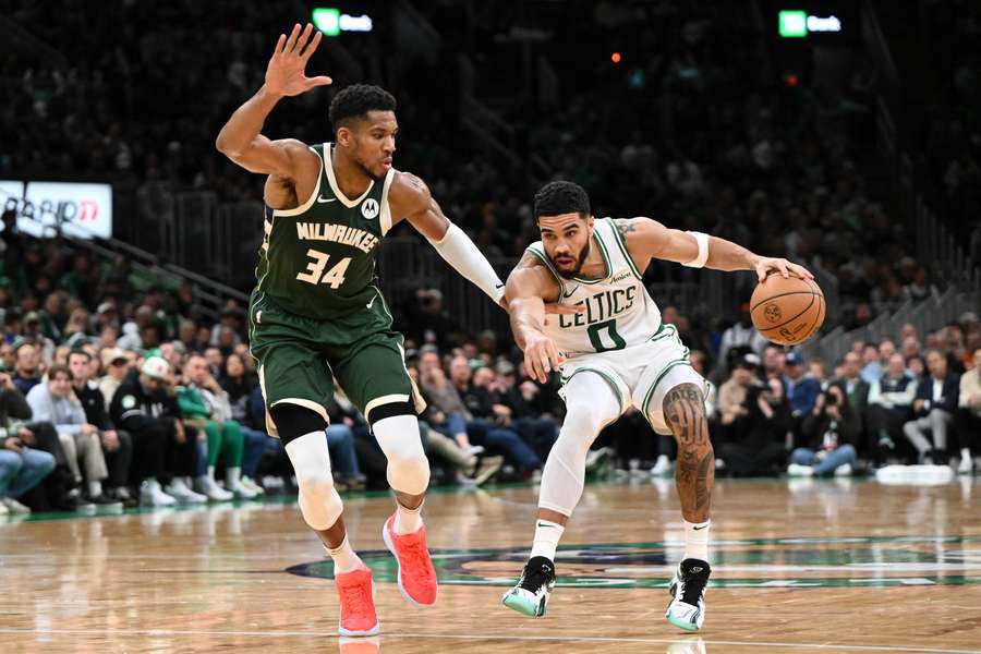 Los Celtics se imponen a Milwaukee.